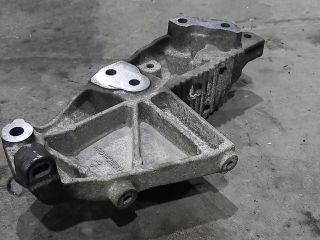 bontott RENAULT MASTER Motor Tartó Bak Jobb